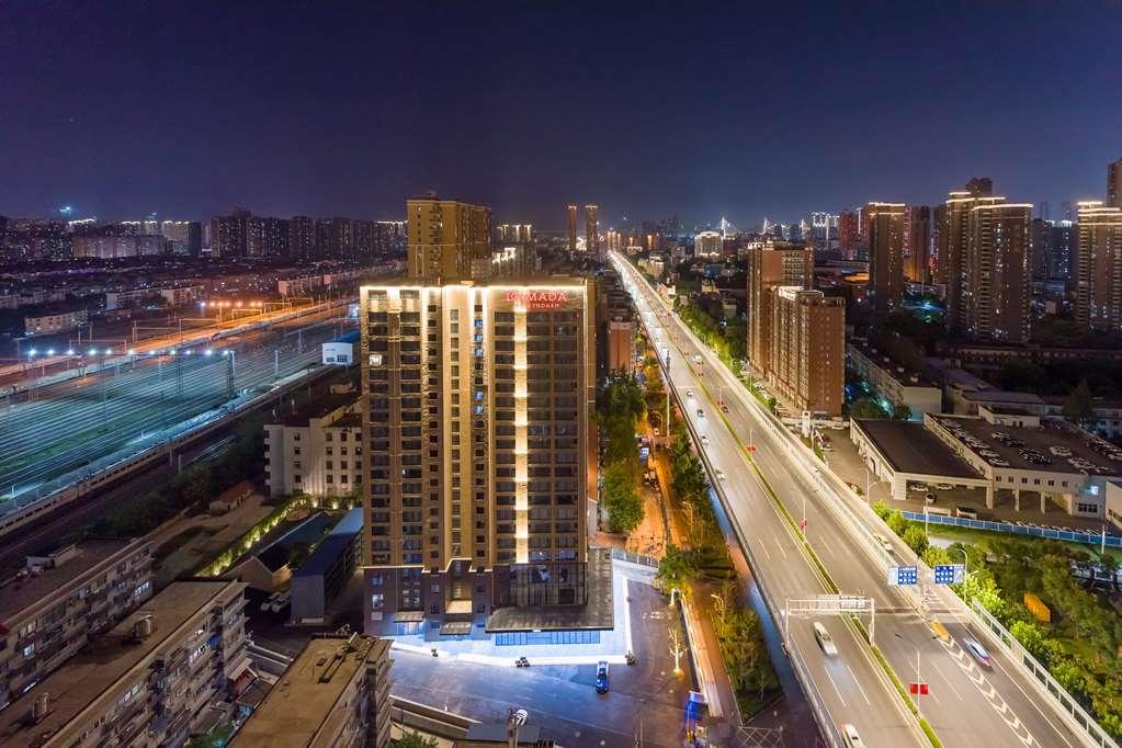 Ramada By Wyndham Wuhan Hankou Eksteriør billede